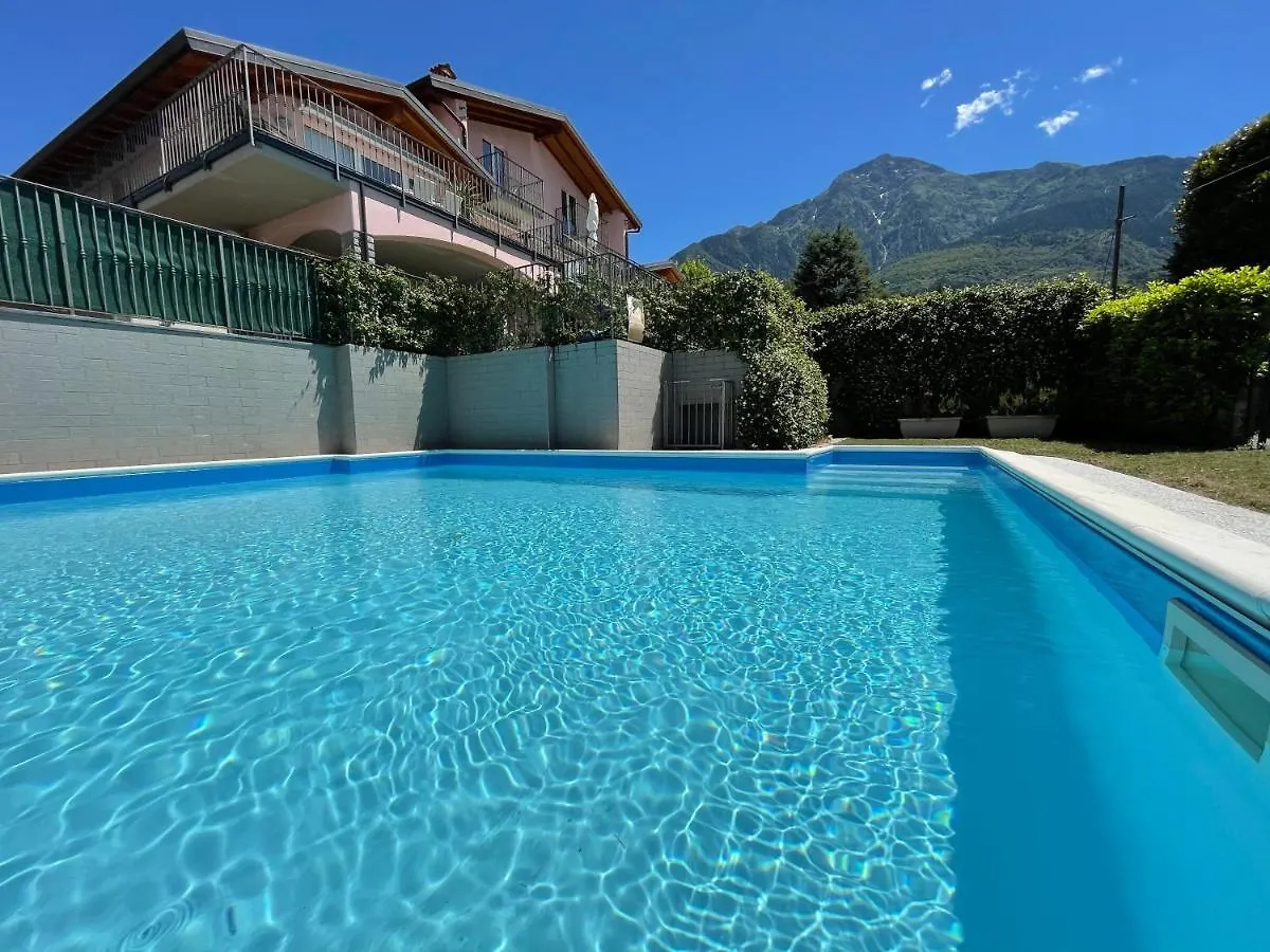 Lago Apartment Colico Italie